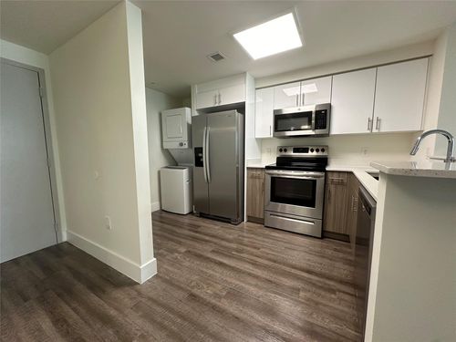 1603-110 Sw 12th St, Miami, FL, 33130-4203 | Card Image