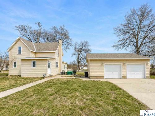 672 S Anna Ave, Lake Crystal, MN, 56055-2001 | Card Image