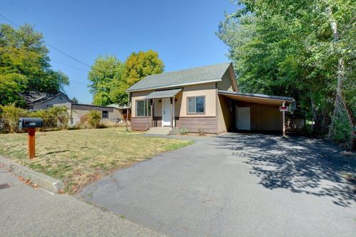 808 D St, Grants Pass, OR, 97526-2308 | Card Image