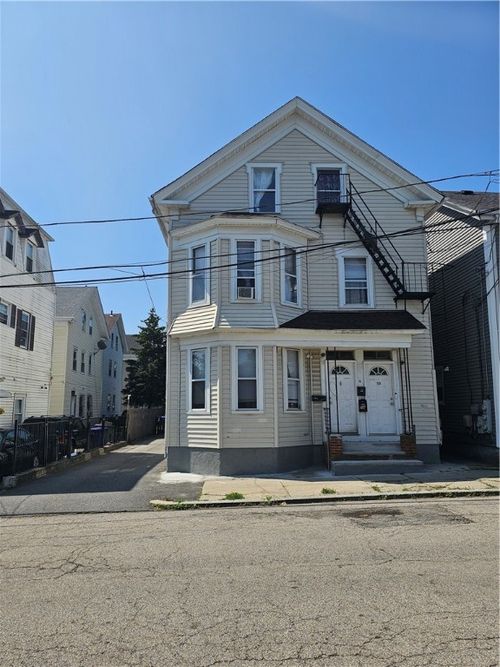 10 Kossuth St, Providence, RI, 02909-2631 | Card Image