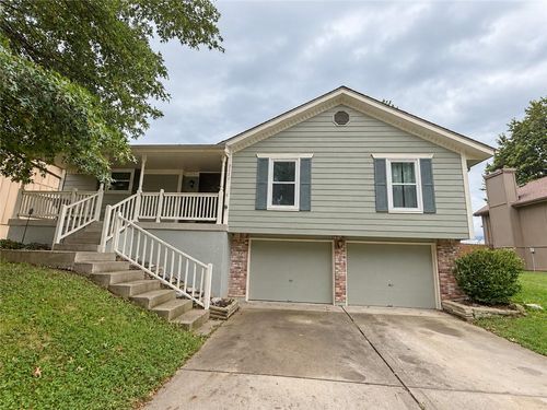 2121 Nw Hidden Pointe Ct, Blue Springs, MO, 64015-7016 | Card Image