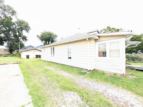 1407 Martha St, Pekin, IL, 61554-5033 | Card Image