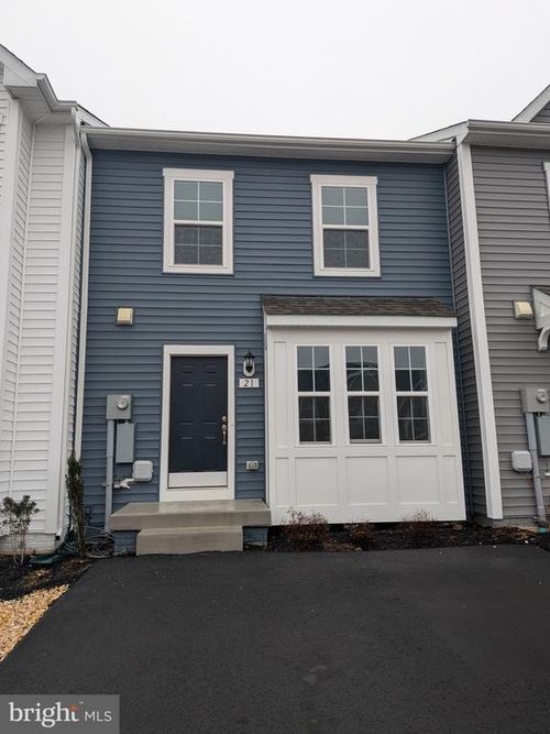 21 Scrub Pine Ct, BUNKER HILL, WV, 25413-3630 | Card Image