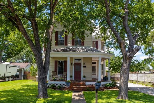 515 Wolf St, Schulenburg, TX, 78956-1548 | Card Image