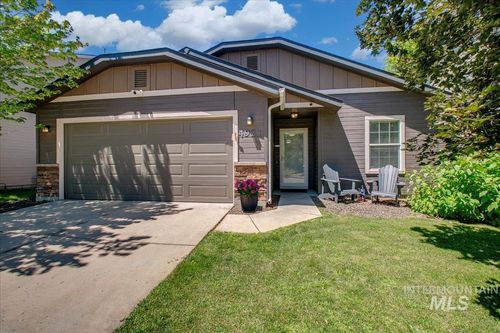 4921 N Rathbone Ave, Meridian, ID, 83646-6243 | Card Image