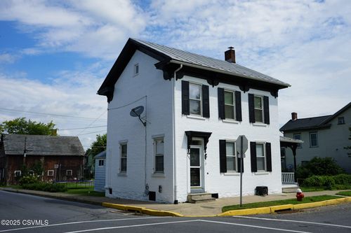 536 Market St, Mifflinburg, PA, 17844-1251 | Card Image