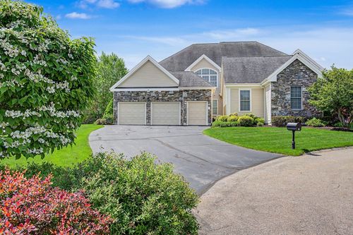 56-56 Clubhouse Way, Sutton, MA, 01590-2443 | Card Image