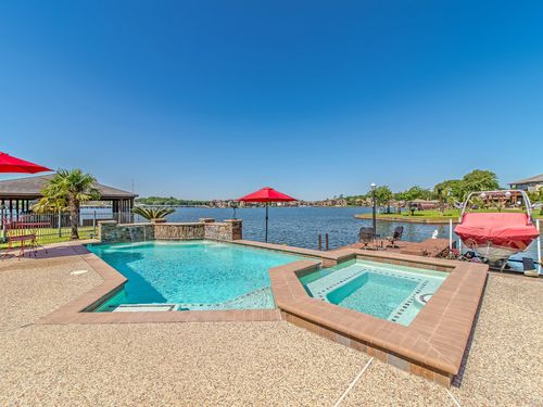 9181 Deepwater Dr, Montgomery, TX, 77356-4776 | Card Image