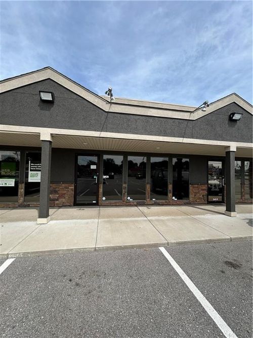 1412 Sw State Route 7, Blue Springs, MO, 64014-3544 | Card Image