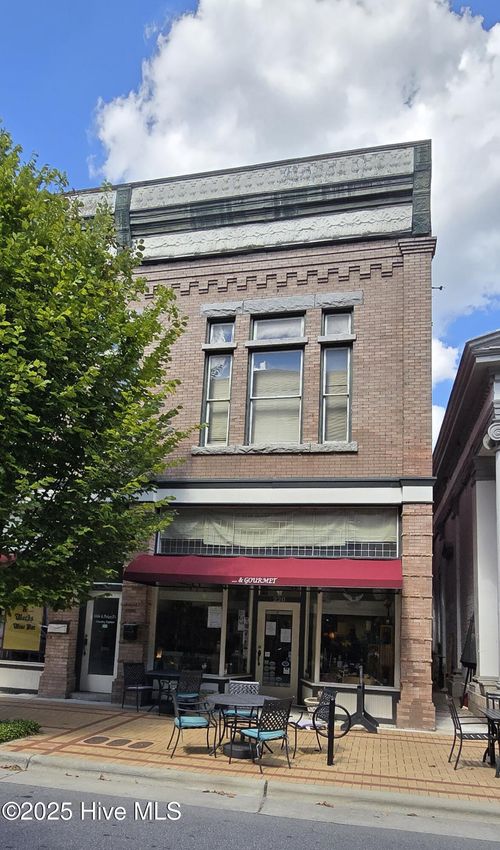 220 W Main St, Washington, NC, 27889-4946 | Card Image