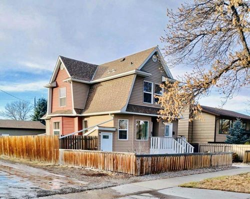 {{alt}} | Card Image