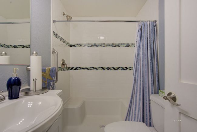 Primary Bathroom | Image 27