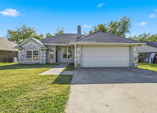 8 S Sharon Dr, Krum, TX, 76249-5338 | Card Image