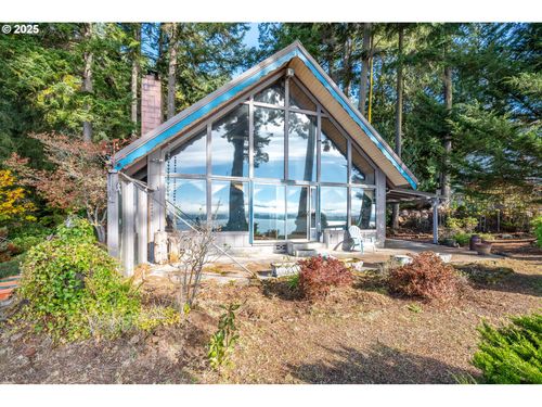 10 W Cape Horn Rd, Cathlamet, WA, 98612-9542 | Card Image