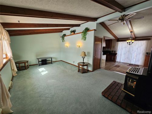 9166 Millington Rd, Vassar, MI, 48768-9641 | Card Image