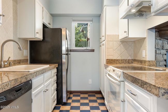 2 - 89 Columbine Cir, Condo with 2 bedrooms, 3 bathrooms and null parking in Avon CO | Image 4
