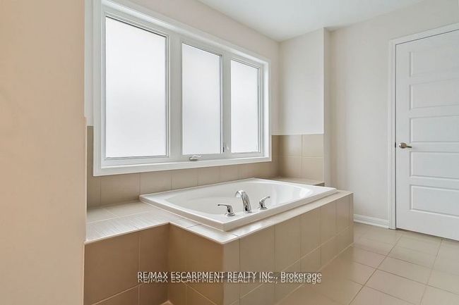 255 Monaghan Cres, House other with 4 bedrooms, 3 bathrooms and 2 parking in Milton ON | Image 32