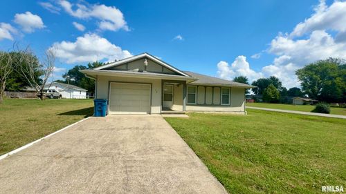 111 E Patton St, Valier, IL, 62891 | Card Image