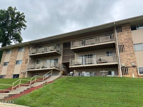 apt-302-1225 Carriage Cir, Bristol, VA, 24201-3678 | Card Image