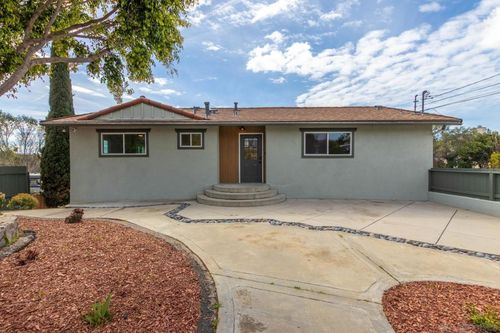 361 E E Indian Rock Rd, Vista, CA, 92084 | Card Image