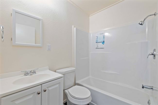 Full bath with vanity and shower / bath combination | Image 19