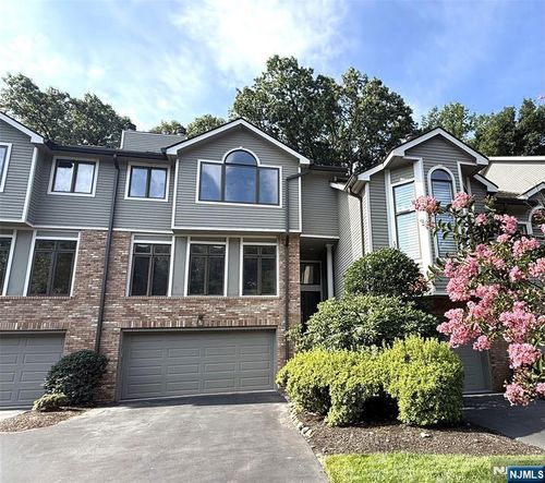 20 Lakeview Dr, Old Tappan, NJ, 07675-7065 | Card Image
