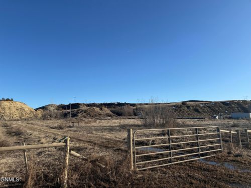 14162 45th St Nw, Alexander, ND, 58831-8711 | Card Image