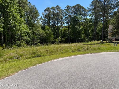 125 River Reach Dr W, Swansboro, NC, 28584-8527 | Card Image