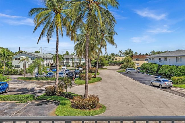 4107 Ne 21 St Ter, Townhouse with 1 bedrooms, 2 bathrooms and null parking in Lighthouse Point FL | Image 28