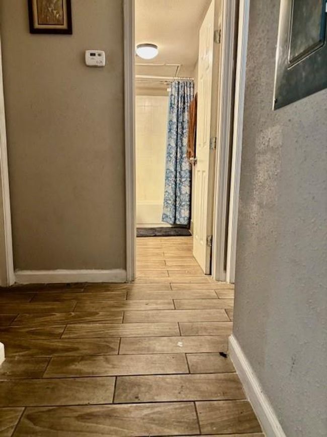 APT-1016 - 6200 W Tidwell Rd, Townhouse with 2 bedrooms, 1 bathrooms and null parking in Houston TX | Image 7