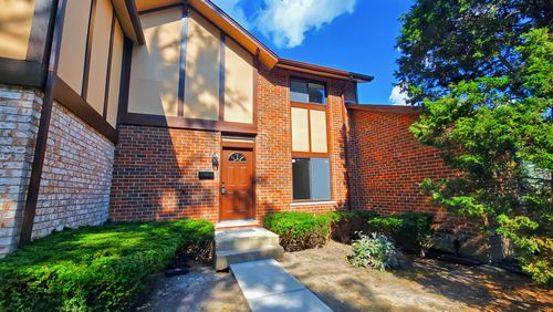 18W152 16th St, Villa Park, IL, 60181-3851 | Card Image