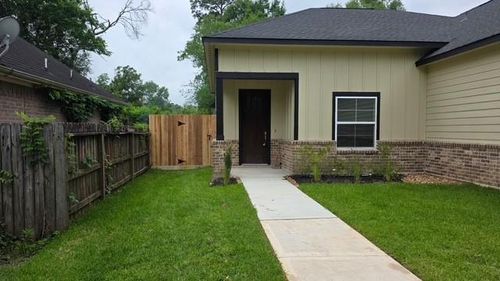 22525 Sherwood Hollow Ln, Kingwood, TX, 77339 | Card Image