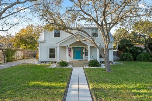 214 Chandler Ln, Corpus Christi, TX, 78404-1602 | Card Image