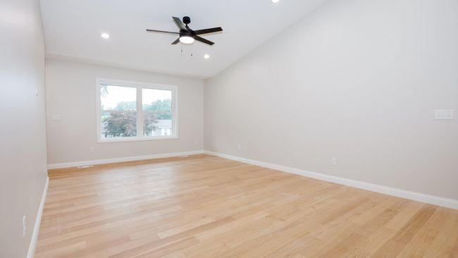 512 E Walnut St, House other with 2 bedrooms, 3 bathrooms and 2 parking in Hudson IL | Image 15
