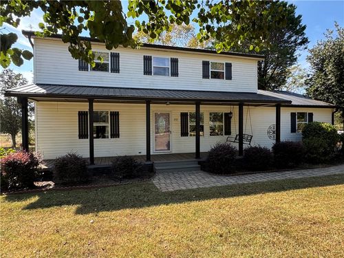 718 Double Springs Rd, Townville, SC, 29689-4308 | Card Image