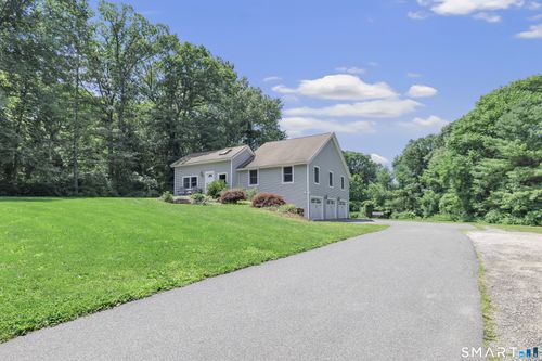 49 Moose Hill Rd, Trumbull, CT, 06611-1429 | Card Image