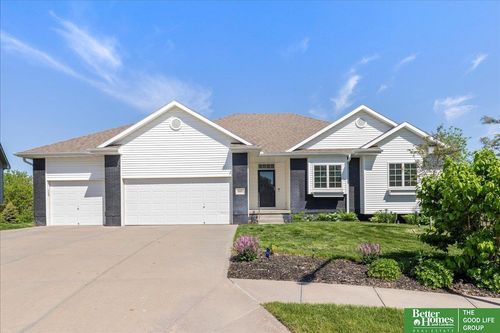 9494 S 175th Cir, Omaha, NE, 68136-2153 | Card Image