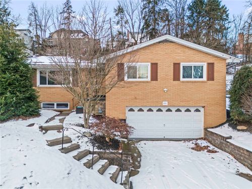 651 Alpine Dr, Canonsburg, PA, 15317-1201 | Card Image