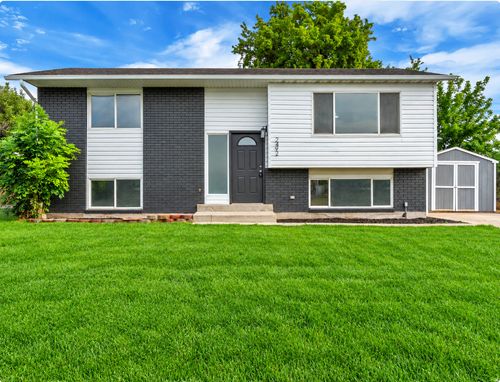2492 W Starling Cir, West Valley City, UT, 84119-2957 | Card Image