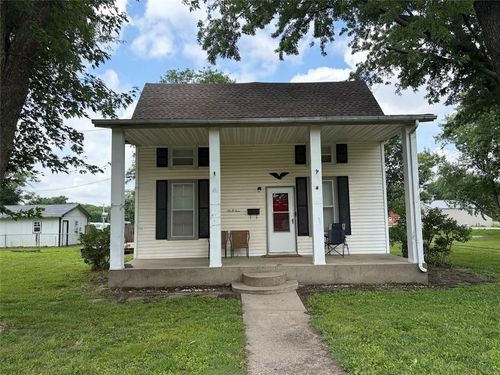 604 S 3rd St, Burlington, KS, 66839-1908 | Card Image