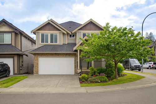 8090 209 St, Langley, BC, V2Y0R2 | Card Image