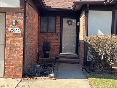 25165 Joanne Smith Dr, Warren, MI, 48091-3883 | Card Image