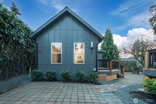 apt-c-715 N 71st St, Seattle, WA, 98103-5181 | Card Image