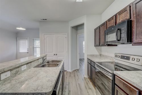 3204 Robin Rd, Ennis, TX, 75119-1712 | Card Image