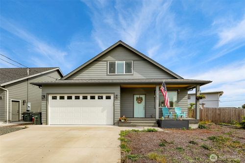 4123 Stuart Cir, Ferndale, WA, 98248-9001 | Card Image