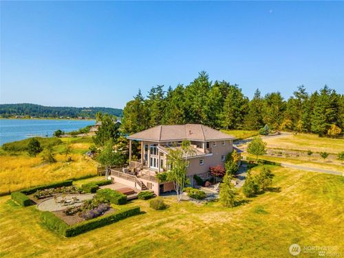 1898 Bayshore Rd, Lopez Island, WA, 98261-8327 | Card Image