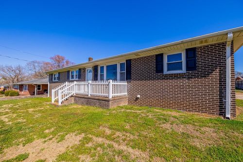 102 Wildrose Ln, Greenville, SC, 29617-2654 | Card Image