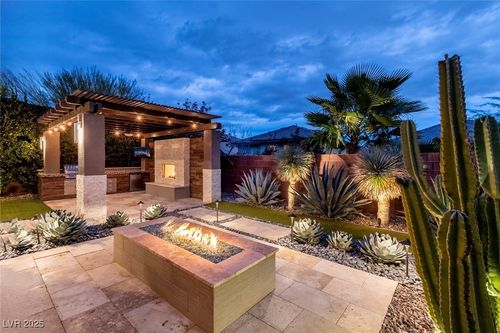 5742 Shadow Bend Dr, Las Vegas, NV, 89135-1252 | Card Image