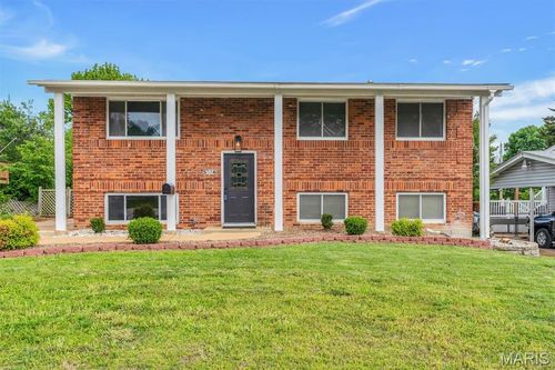 5226 Ville Maria Ln, Hazelwood, MO, 63042-1649 | Card Image