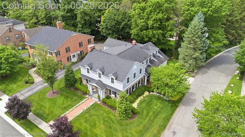 485 Westwood Dr, Bloomfield Hills, MI, 48301-2652 | Card Image